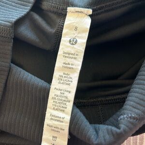 Ribbed 3/4 Lululemon legging size 8 black